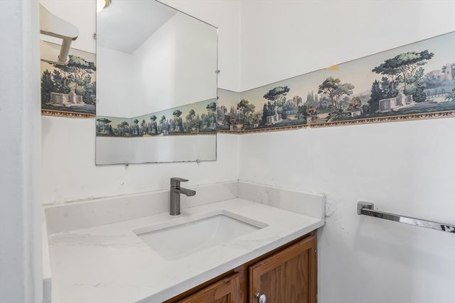 23 Hobson St 23, Lawrence, MA 01841