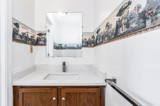 23 Hobson St 23, Lawrence, MA 01841