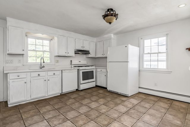 23 Hobson St 23, Lawrence, MA 01841