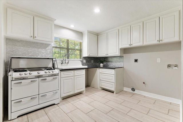6327 Westcreek Drive, Brookside, TX 77581