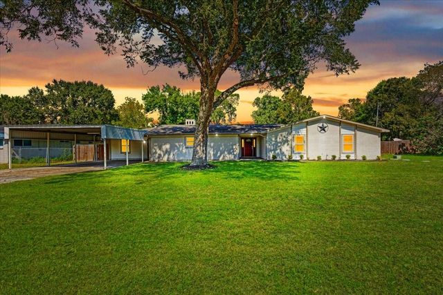 6327 Westcreek Drive, Brookside, TX 77581