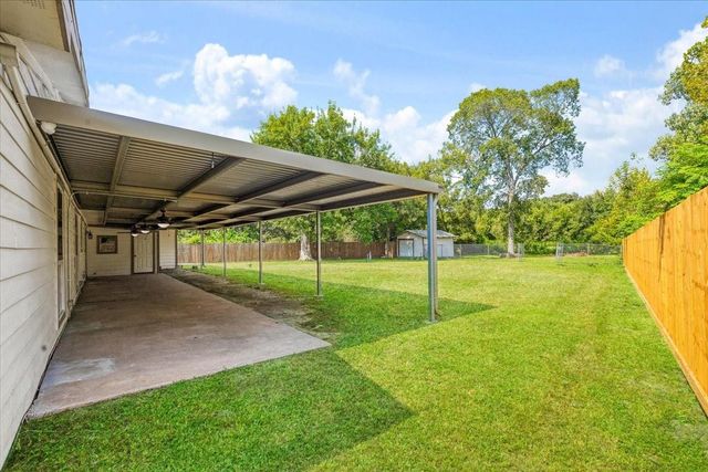 6327 Westcreek Drive, Brookside, TX 77581