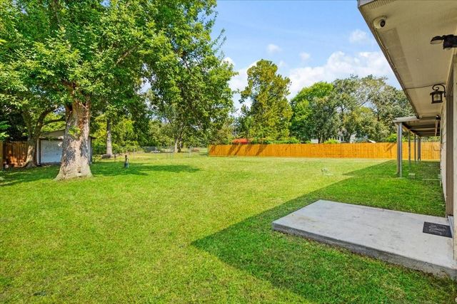 6327 Westcreek Drive, Brookside, TX 77581