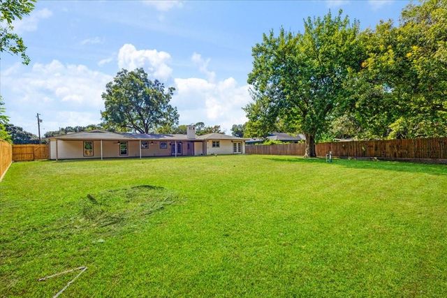 6327 Westcreek Drive, Brookside, TX 77581