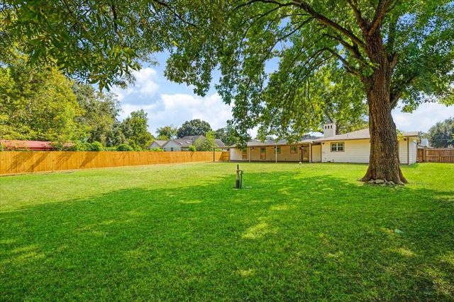 6327 Westcreek Drive, Brookside, TX 77581