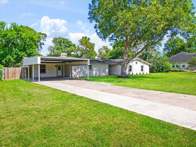 6327 Westcreek Drive, Brookside, TX 77581