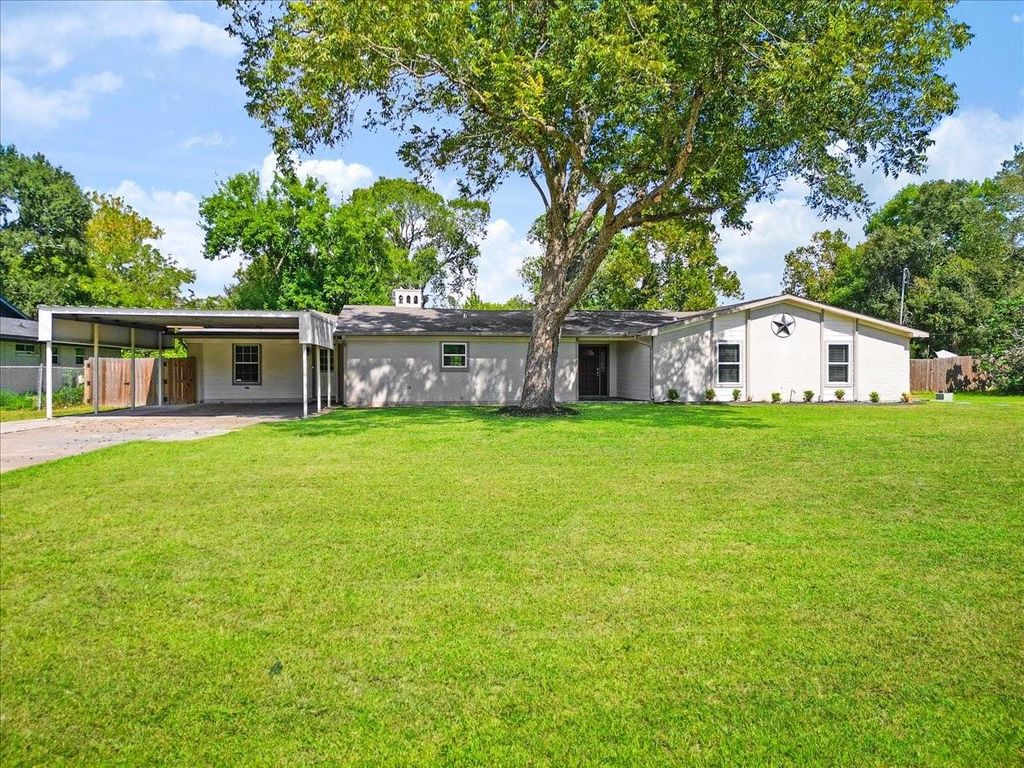 6327 Westcreek Drive, Brookside, TX 77581