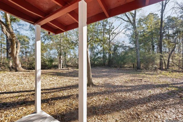 7612 Stirling Rd, St Francisville, LA 70775