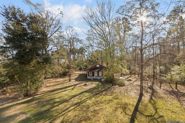 7612 Stirling Rd, St Francisville, LA 70775