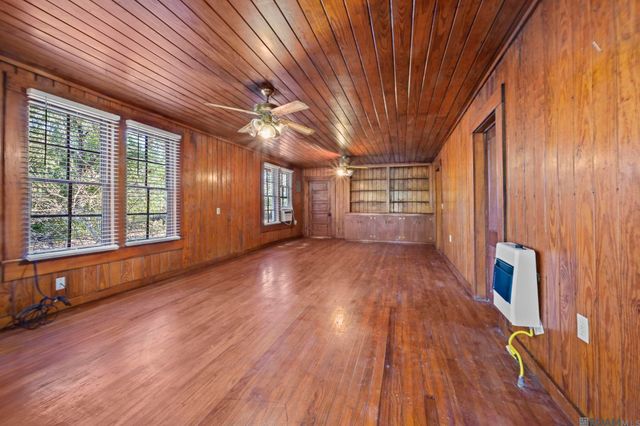 7612 Stirling Rd, St Francisville, LA 70775