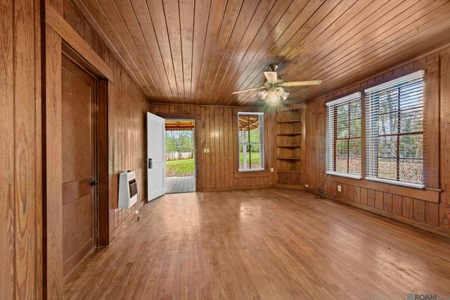 7612 Stirling Rd, St Francisville, LA 70775