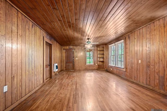 7612 Stirling Rd, St Francisville, LA 70775