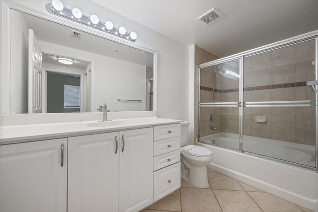 6475 Emerald Dunes Drive 206, West Palm Beach, FL 33411