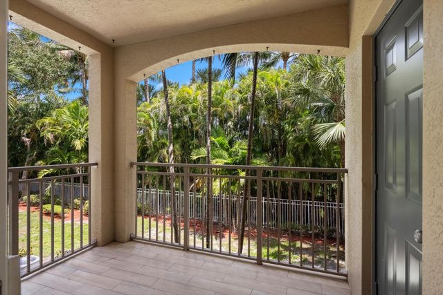 6475 Emerald Dunes Drive 206, West Palm Beach, FL 33411