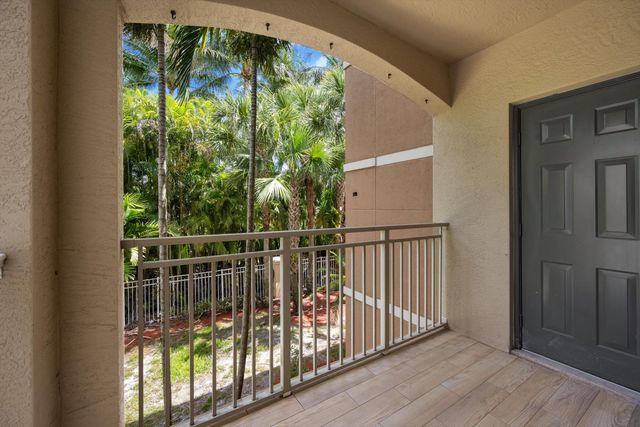 6475 Emerald Dunes Drive 206, West Palm Beach, FL 33411