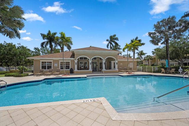6475 Emerald Dunes Drive 206, West Palm Beach, FL 33411