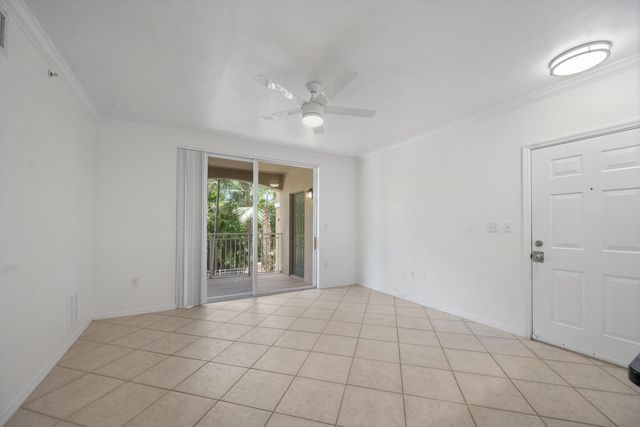 6475 Emerald Dunes Drive 206, West Palm Beach, FL 33411