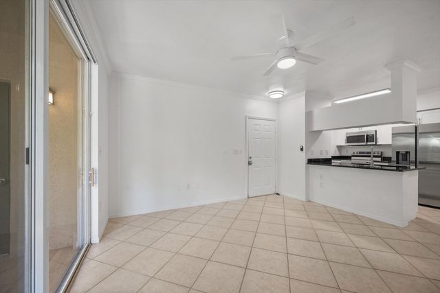 6475 Emerald Dunes Drive 206, West Palm Beach, FL 33411