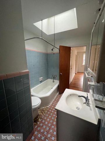 7235 DUNGAN RD, Philadelphia, PA 19111