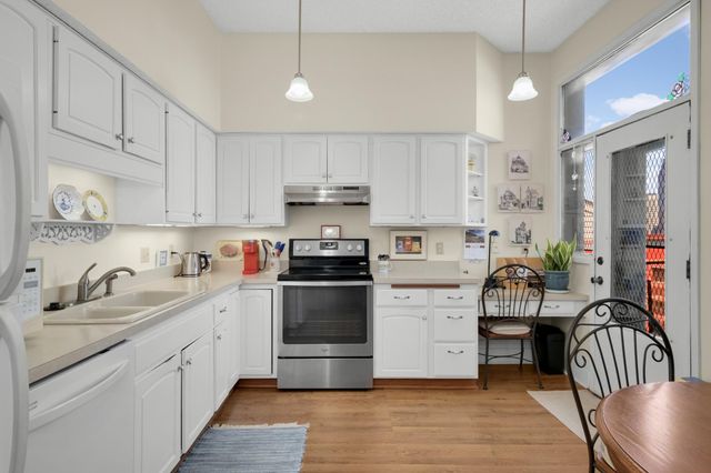 168 College Avenue W 4, Saint Paul, MN 55102