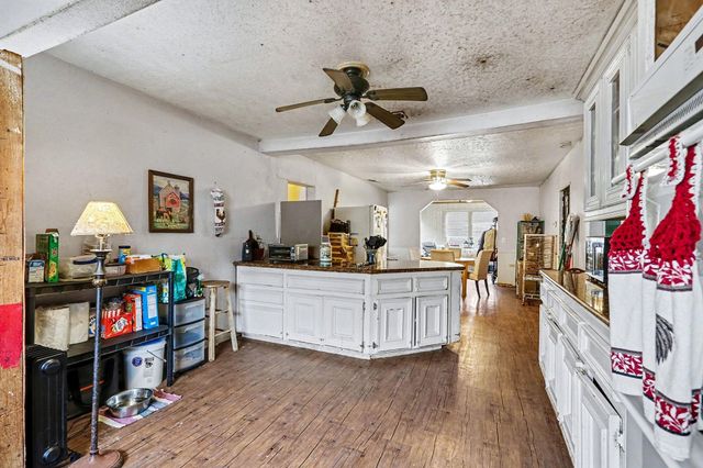 1012 Clear Lake Road, Highlands, TX 77562