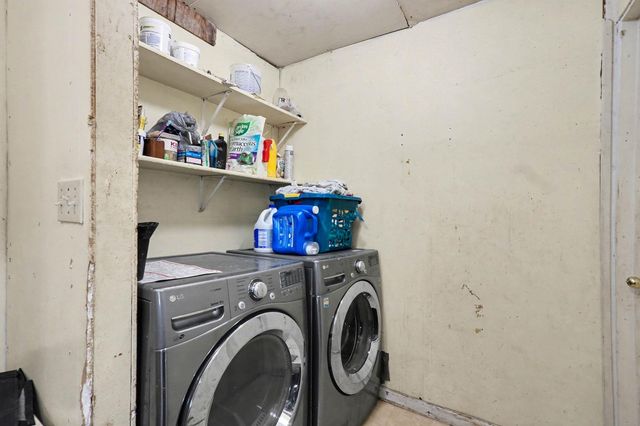 1012 Clear Lake Road, Highlands, TX 77562