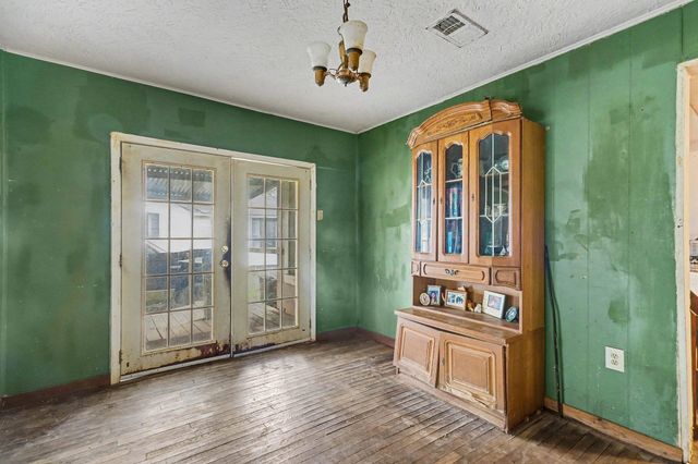 1012 Clear Lake Road, Highlands, TX 77562