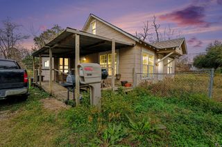 1012 Clear Lake Road, Highlands, TX 77562