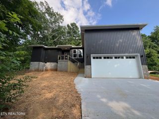110 Stone Rd, Knoxville, TN 37920