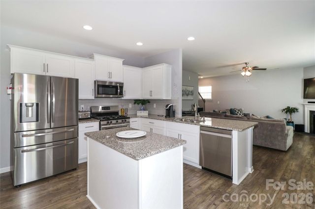 124 Kingsway Drive, Mooresville, NC 28115