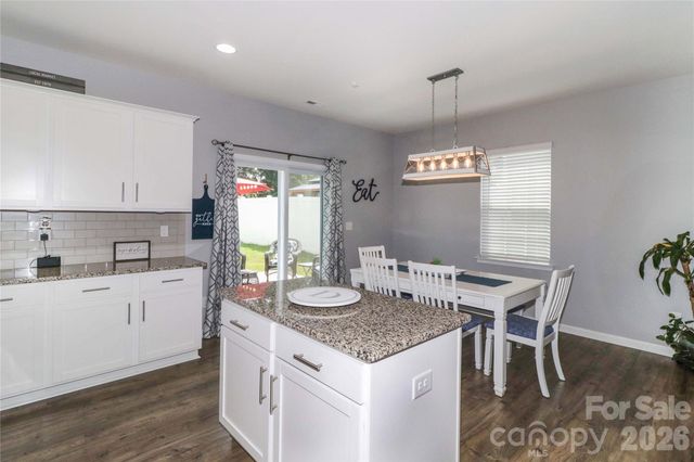124 Kingsway Drive, Mooresville, NC 28115
