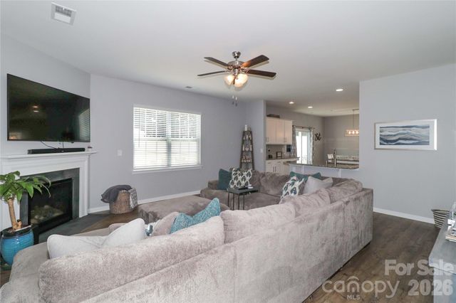 124 Kingsway Drive, Mooresville, NC 28115