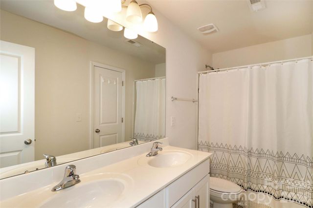 124 Kingsway Drive, Mooresville, NC 28115