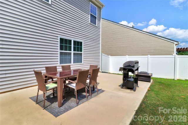 124 Kingsway Drive, Mooresville, NC 28115