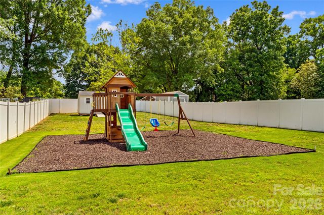 124 Kingsway Drive, Mooresville, NC 28115