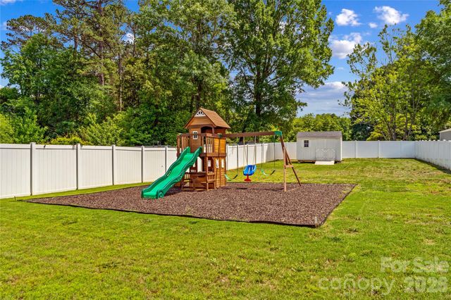 124 Kingsway Drive, Mooresville, NC 28115