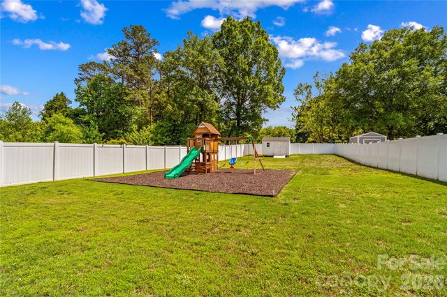 124 Kingsway Drive, Mooresville, NC 28115
