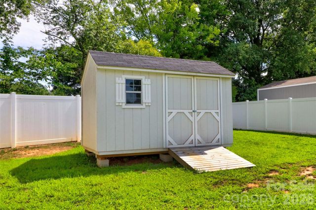 124 Kingsway Drive, Mooresville, NC 28115