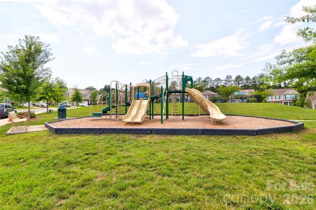 124 Kingsway Drive, Mooresville, NC 28115