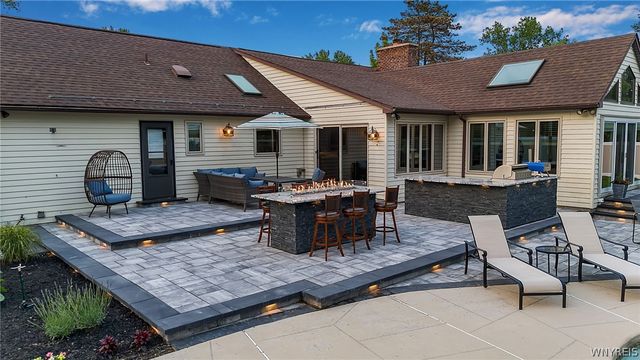 20 Rolling Meadow Lane, Amherst, NY 14051