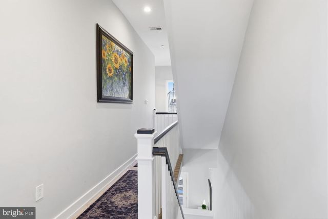 547 WALNUT LN, Philadelphia, PA 19128