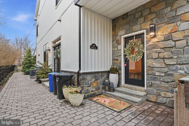 547 WALNUT LN, Philadelphia, PA 19128