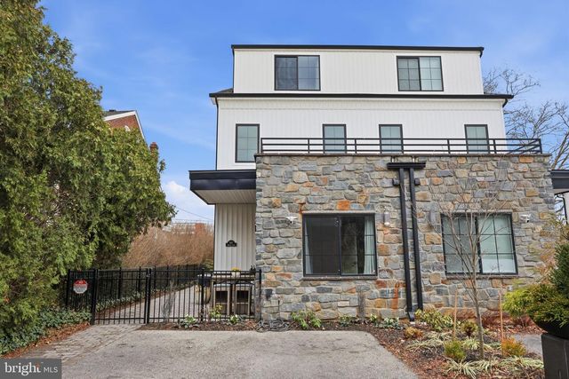 547 WALNUT LN, Philadelphia, PA 19128