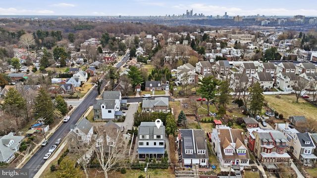 547 WALNUT LN, Philadelphia, PA 19128