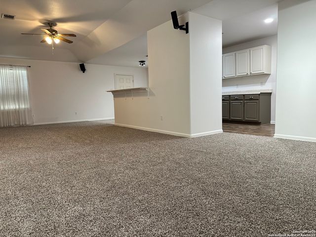 8935 Silver Bow, San Antonio, TX 78242