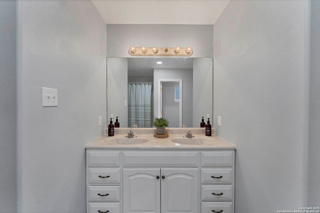 8935 Silver Bow, San Antonio, TX 78242