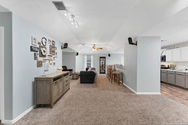 8935 Silver Bow, San Antonio, TX 78242