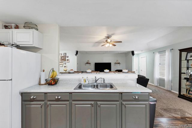 8935 Silver Bow, San Antonio, TX 78242
