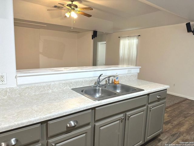 8935 Silver Bow, San Antonio, TX 78242