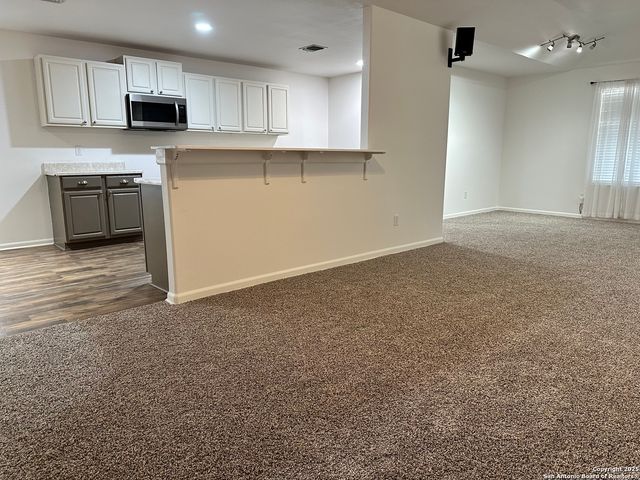 8935 Silver Bow, San Antonio, TX 78242